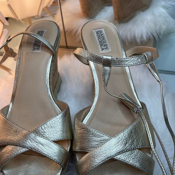 Badgley Mischka metallic gold wedge sandals sz 10 - Picture 6 of 16
